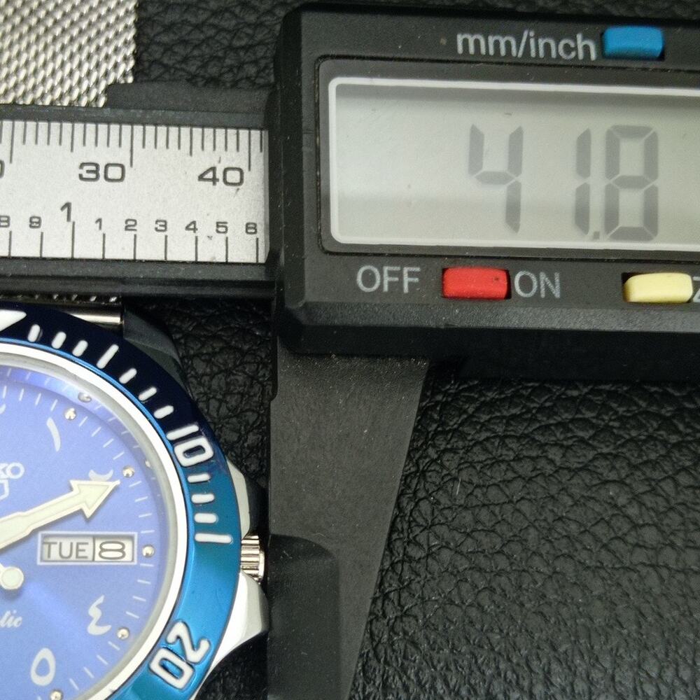 Vintage 1984 Seiko Diver Automatic Mens Silver Watch W/daydate & Blue accents - Picture 7 of 10